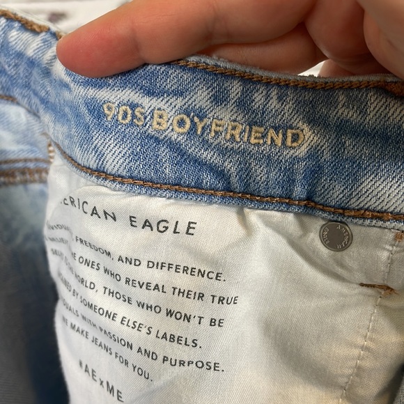 American Eagle 90s Boyfriend Jeans Size 10 Short - Picture 4 of 7